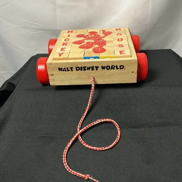 MELISSA & DOUG DISNEYLAND RESORT MICKEY 30 PIECE BLOCK SET IN PULL CART - Picture 2 of 9